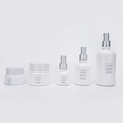 गुणवत्ता  Multifunctional Cosmetic Plastic Bottles With Pump Matte / Shiny Finish फैक्टरी